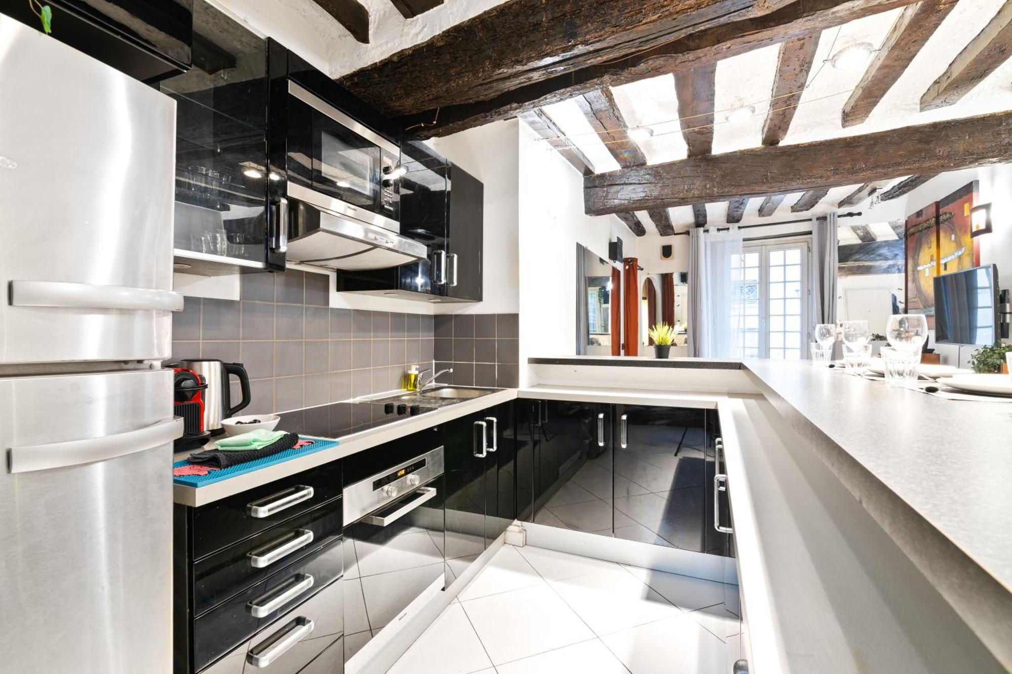 Apartment Notre Dame De Luxurious 1br-4p With Netflix *